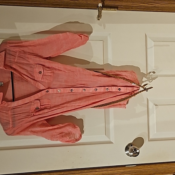 Women's XS Guess button up shirt - Picture 6 of 8